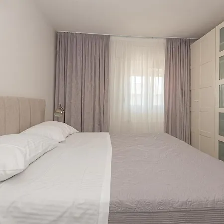 公寓 Dazlina Resort Apartments *