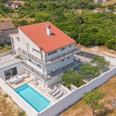 Dazlina Resort Apartments Dazlina