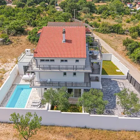 Dazlina Resort Apartments Dazlina